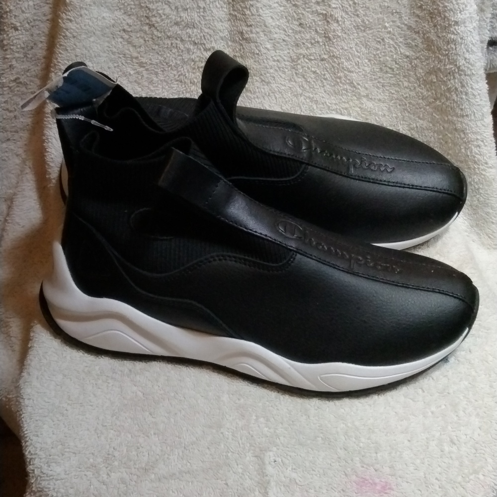 Shoes - Picture 2 of 3